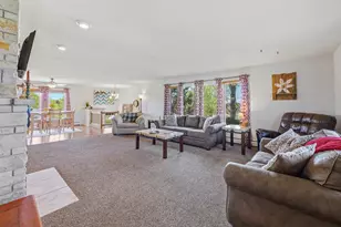 319 Hillcrest Dr, Beaver Dam, WI 53916 - Photo 19