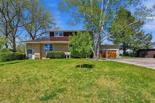 319 Hillcrest Dr, Beaver Dam, WI 53916 - Photo 1