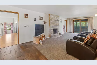 319 Hillcrest Drive, Beaver Dam, WI 53916 - Photo 15