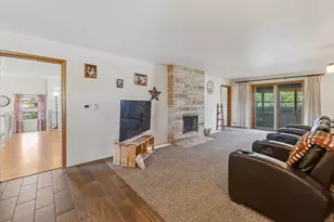 319 Hillcrest Dr, Beaver Dam, WI 53916 - Photo 15