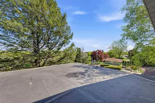 319 Hillcrest Dr, Beaver Dam, WI 53916 - Photo 51