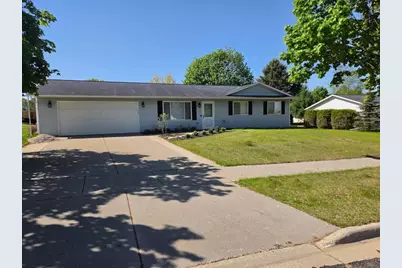 906 Jacob Circle, Reedsburg, WI 53959 - Photo 1