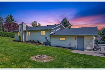 325 Heidi Court, New Glarus, WI 53574 - Photo 3