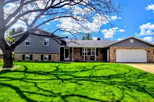 2913 Dartmouth Dr, Janesville, WI 53548 - Photo 1