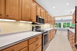 1604 S Golf Glen, Madison, WI 53704 - Photo 9