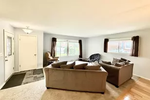 2250 N 103rd St, Wauwatosa, WI 53226 - Photo 11