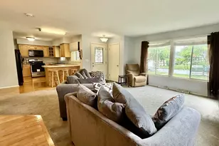 2250 N 103rd St, Wauwatosa, WI 53226 - Photo 9