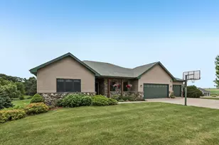 3167 Lorrabud Ln, Sun Prairie, WI 53590 - Photo 3
