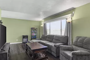 1551 Ivory Dr, Sun Prairie, WI 53590 - Photo 3