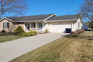 4163 Eastridge Dr, Janesville, WI 53546 - Photo 3
