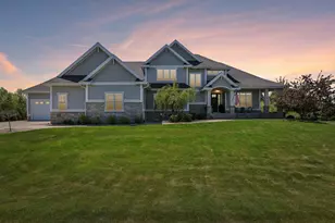 6438 Irving Dr, Sun Prairie, WI 53590 - Photo 5
