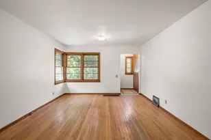 113 Van Deusen St, Madison, WI 53715 - Photo 13