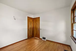 113 Van Deusen St, Madison, WI 53715 - Photo 25