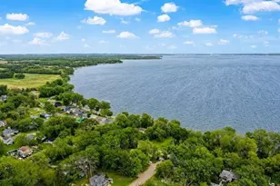 112 Cherokee Dr, Edgerton, WI 53534 - Photo 1