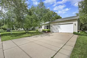 4310 Green Ave, Madison, WI 53704 - Photo 3