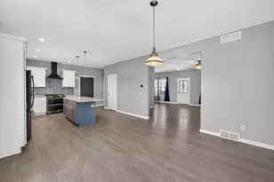 1366 N Pine St, Sun Prairie, WI 53590 - Photo 11