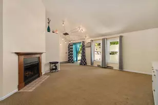 6718 Park Ridge Dr, Madison, WI 53719 - Photo 9