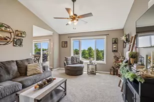 809 Brookstone Crest, Mount Horeb, WI 53572 - Photo 7