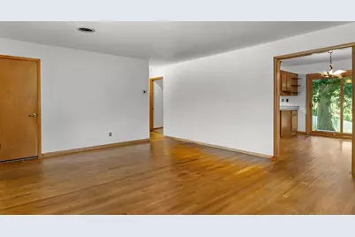3609 Hovde Road, Madison, WI 53704 - Photo 5