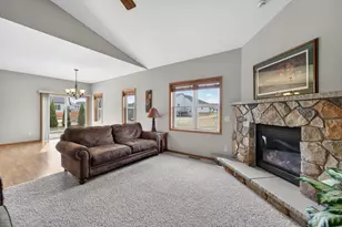 409 Coyle Pkwy, Cottage Grove, WI 53527 - Photo 5