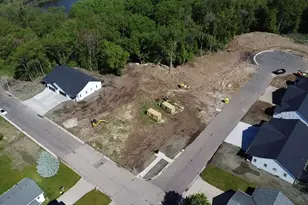 705 Mayapple Dr, Janesville, WI 53545 - Photo 3
