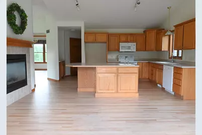 5614 N Vista Lane, Janesville, WI 53548 - Photo 7