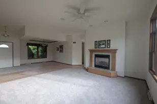5614 N Vista Ln, Janesville, WI 53548 - Photo 9