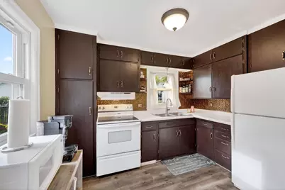 2219 Jackson Street, La Crosse, WI 54601 - Photo 7