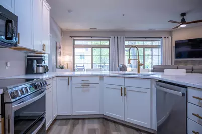 670 E Lake Avenue #203, Lake Delton, WI 53965 - Photo 5