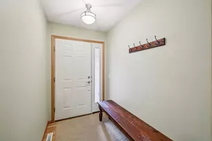 213 Fairview Cir, Waunakee, WI 53597 - Photo 5