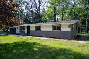 W5613 Cherokee Ln, New Lisbon, WI 53950 - Photo 5