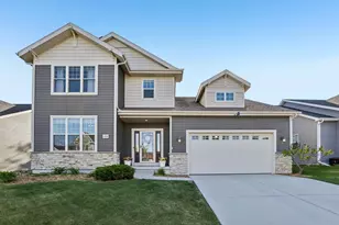 1310 Blazingstar Ln, Sun Prairie, WI 53590 - Photo 3
