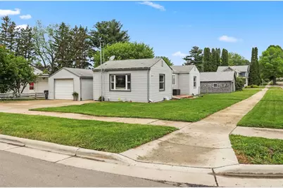 2039 12th Avenue, Monroe, WI 53566 - Photo 5