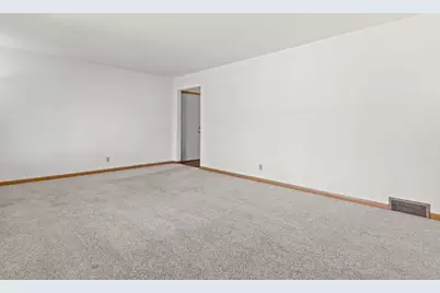 1813 Windom Way, Madison, WI 53704 - Photo 7