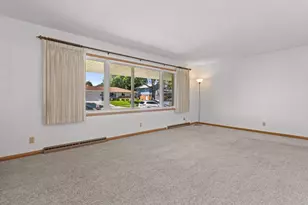 1813 Windom Way, Madison, WI 53704 - Photo 5