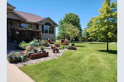 3215 Conservancy Estates Lane, Sun Prairie, WI 53590 - Photo 5