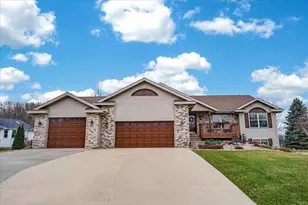 3215 Conservancy Estates Ln, Sun Prairie, WI 53590 - Photo 3