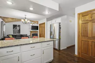 6202 Rivercrest Dr, Mcfarland, WI 53558 - Photo 9