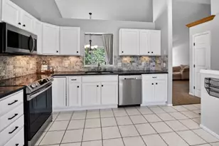 6601 Village Park Dr, Madison, WI 53718 - Photo 7