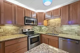 2051 Allen Blvd, Middleton, WI 53562 - Photo 7