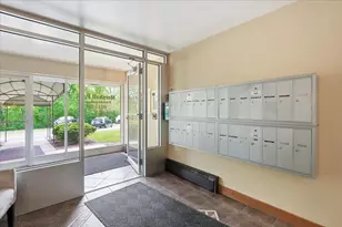 2051 Allen Blvd, Middleton, WI 53562 - Photo 25