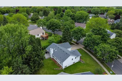 2609 Crest Line Drive, Madison, WI 53704 - Photo 7