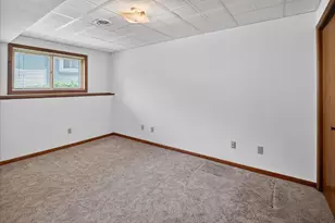 2609 Crest Line Dr, Madison, WI 53704 - Photo 37