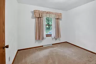 2609 Crest Line Dr, Madison, WI 53704 - Photo 27