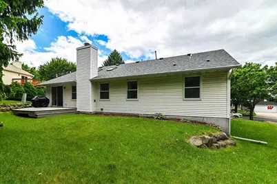 2609 Crest Line Drive, Madison, WI 53704 - Photo 9