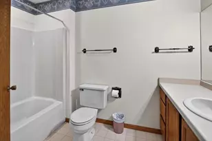 2609 Crest Line Dr, Madison, WI 53704 - Photo 31