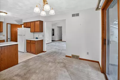 2609 Crest Line Drive, Madison, WI 53704 - Photo 21