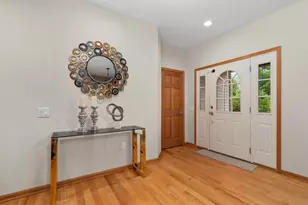 730 Greystone Ln, Middleton, WI 53562 - Photo 9