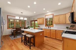 730 Greystone Ln, Middleton, WI 53562 - Photo 13