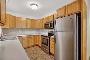 417 Cherry Hill Dr, Madison, WI 53717 - Photo 9